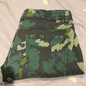💚Cabi Camo Jeans 💚